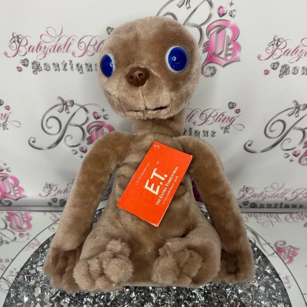 E.T. 1982 universal studios heavy sitting Plush Toy with Blue Eyes vintage